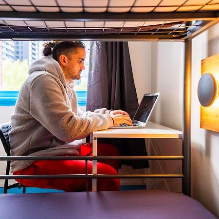 Mad Monkey Melbourne Hostel ภายนอก รูปภาพ