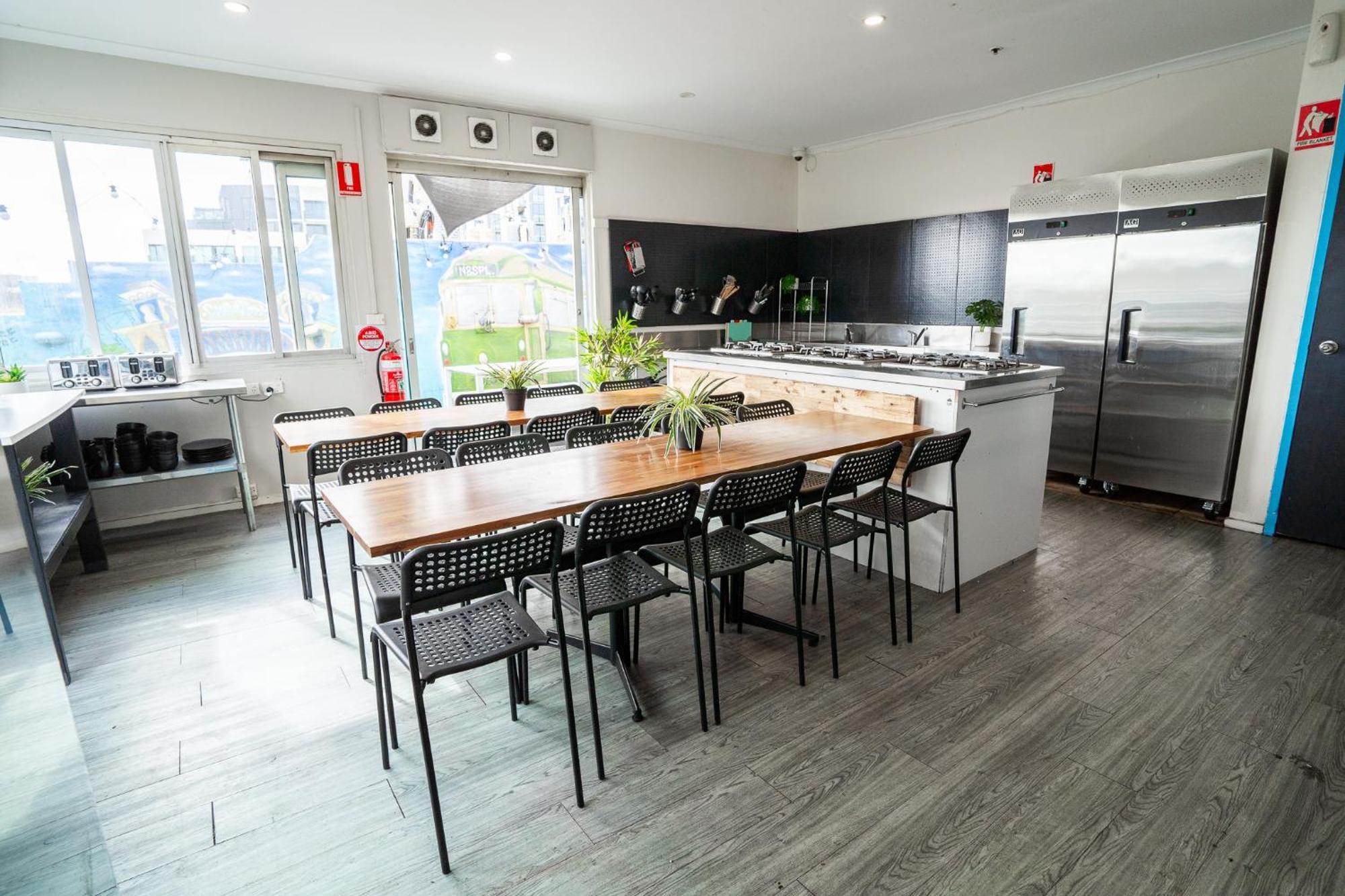 Mad Monkey Melbourne Hostel ภายนอก รูปภาพ