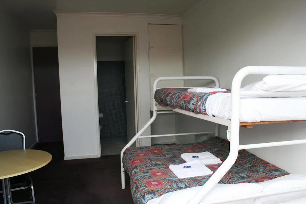 Mad Monkey Melbourne Hostel ภายนอก รูปภาพ