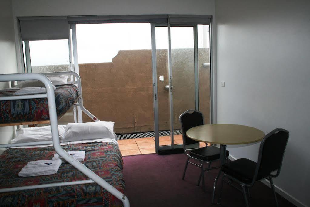 Mad Monkey Melbourne Hostel ภายนอก รูปภาพ